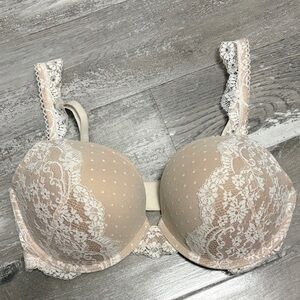 Victoria's Secret Cream Lace Bra